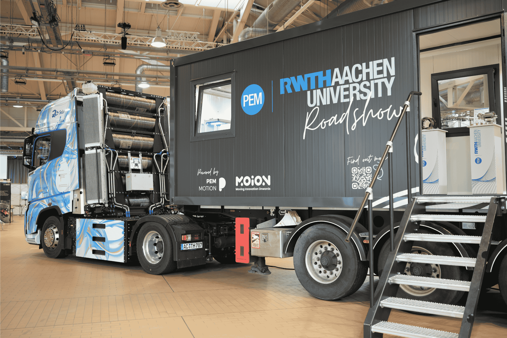Showtruck of RWTH Aachen shown from the side