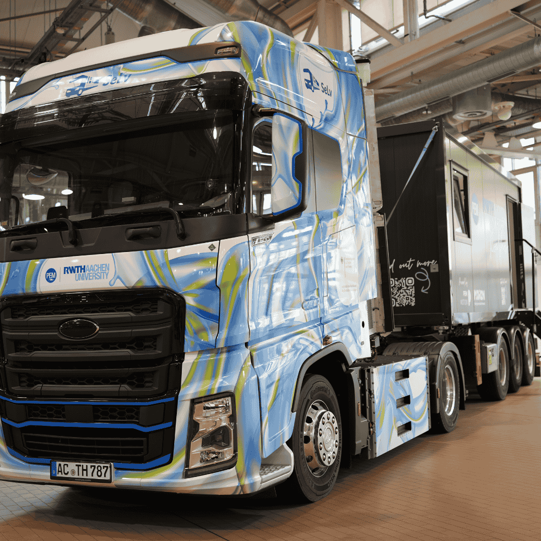 PEM RWTH Aachen's showtruck shown from front